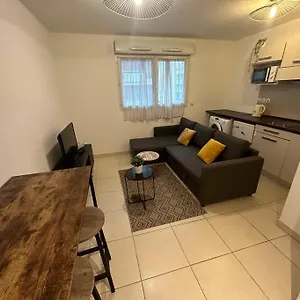https://apt-studio-nice.fr-provencehotel.com