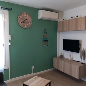 https://studio-climatise-avec-une-place-de-parking-et-classe-2.fr-provencehotel.com